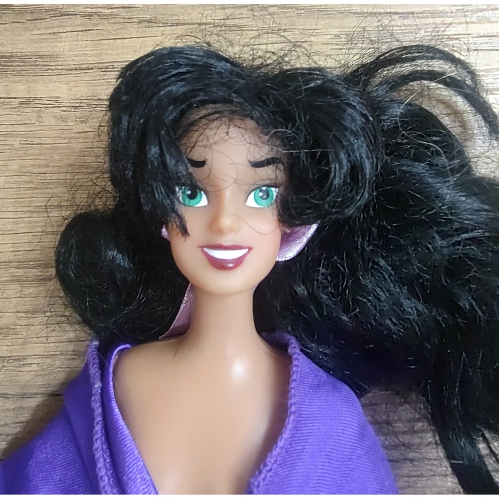 Disney 1990s ESMERALDA Doll Hunchback of Notre Dame Mattel Cape D103